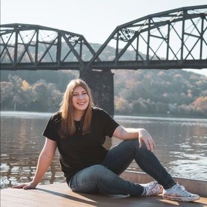 Meet your Posher, Bella